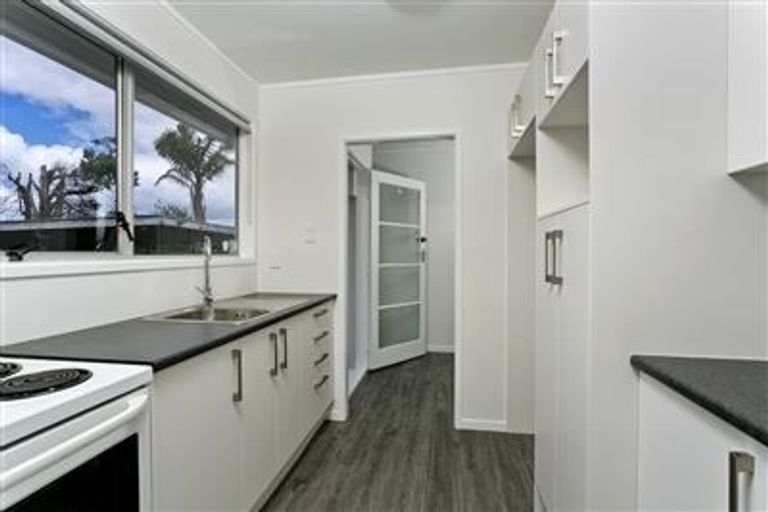 Photo of property in 135 Sunnynook Road, Forrest Hill, Auckland, 0620