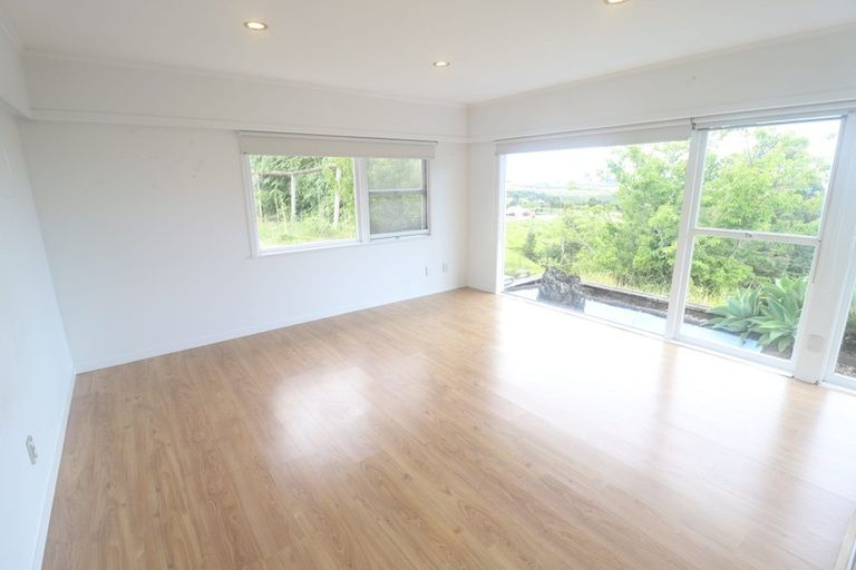 Photo of property in 273 Glenvar Road, Long Bay, Auckland, 0630