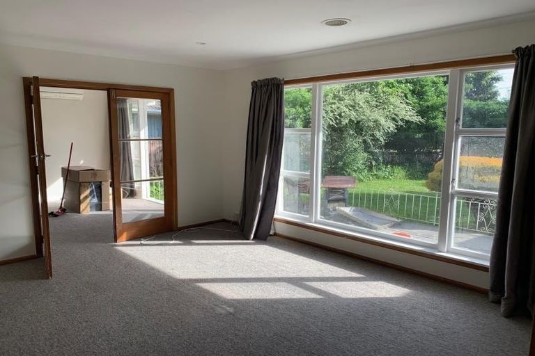 Photo of property in 37 Cranbrook Avenue, Burnside, Christchurch, 8053