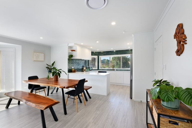 Photo of property in 8 Brookwood Drive, Henderson, Auckland, 0612