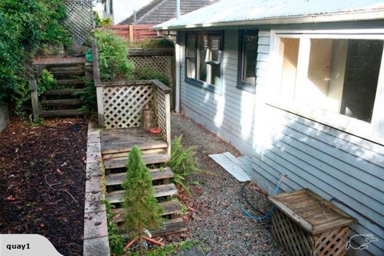 Photo of property in 25 Montreal Grove, Kingston, Wellington, 6021