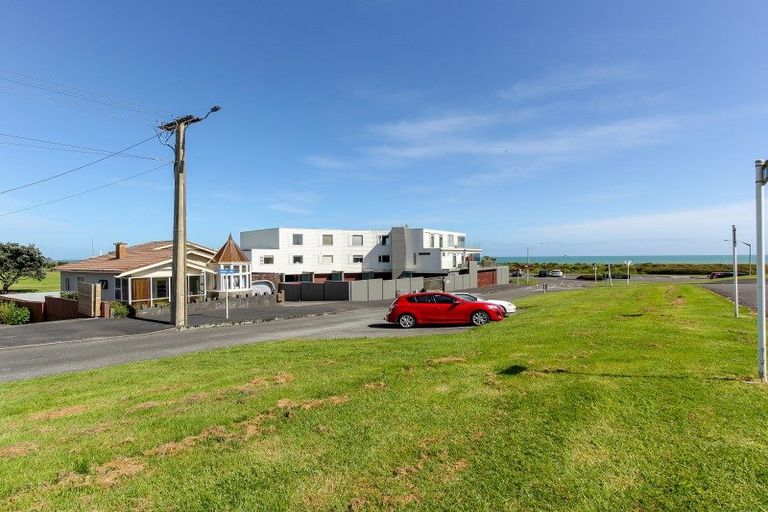 Photo of property in 6 Nobs Line, Strandon, New Plymouth, 4312