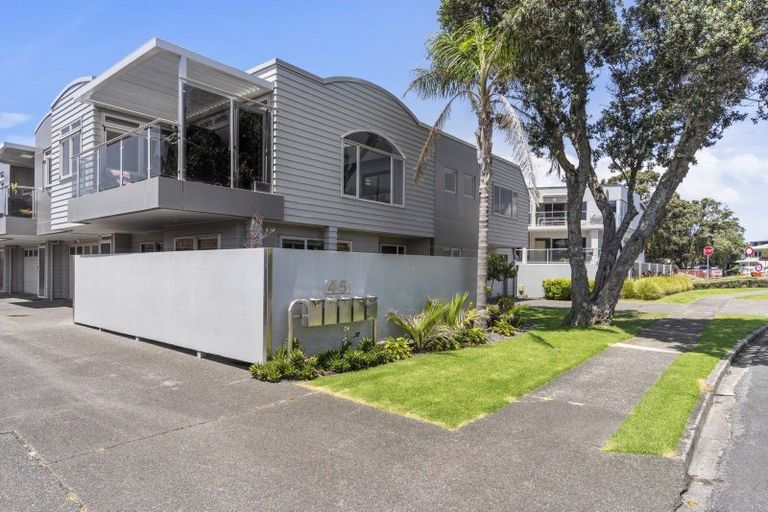 Photo of property in 1 Rita Street, Mount Maunganui, 3116