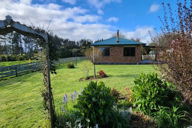 Photo of property in 287 Surrey Road, Tariki, Inglewood, 4388