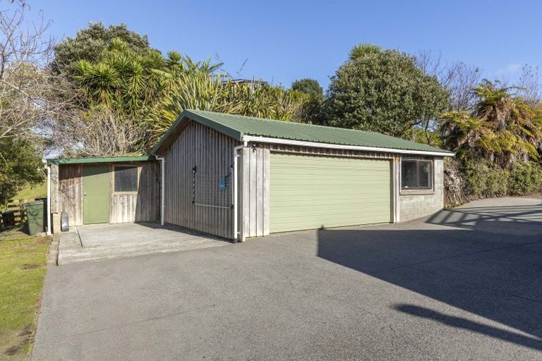 Photo of property in 62e Poplar Grove, Whalers Gate, New Plymouth, 4310