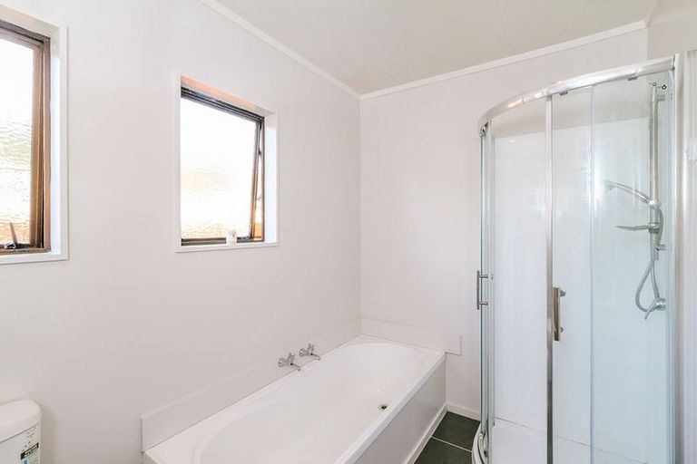Photo of property in 2/42 Bauchop Road, Waterloo, Lower Hutt, 5011