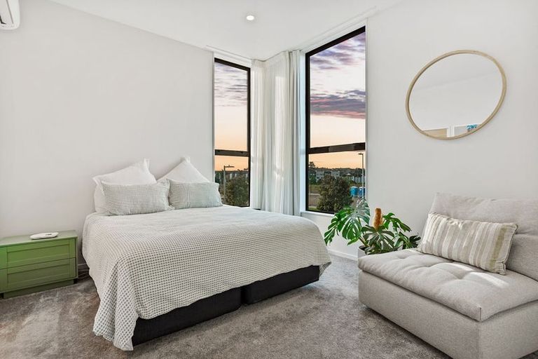 Photo of property in 33 Waka Moana Drive, Hobsonville, Auckland, 0616