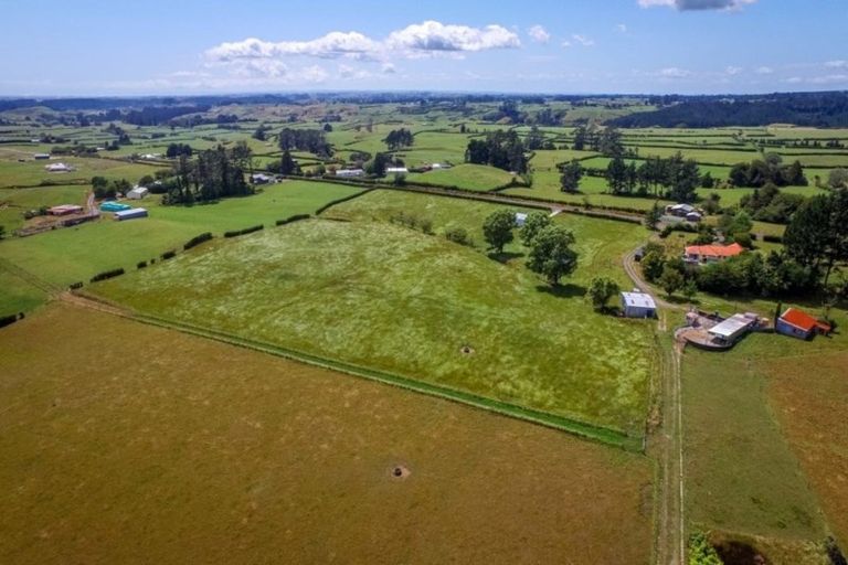Photo of property in 1250 Mangorei Road, Mangorei, New Plymouth, 4371