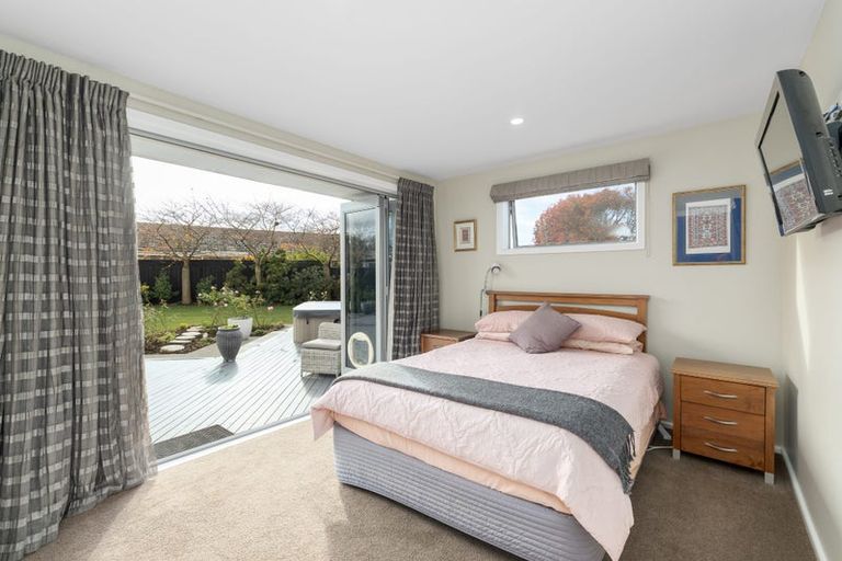 Photo of property in 36 Harrowdale Drive, Avonhead, Christchurch, 8042