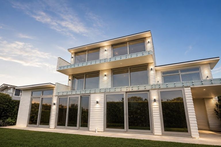 Photo of property in 276 Lake Road, Hauraki, Auckland, 0622