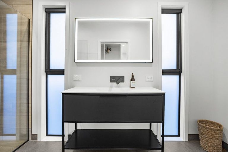 Photo of property in 2 Matai Grove, Greytown, 5712