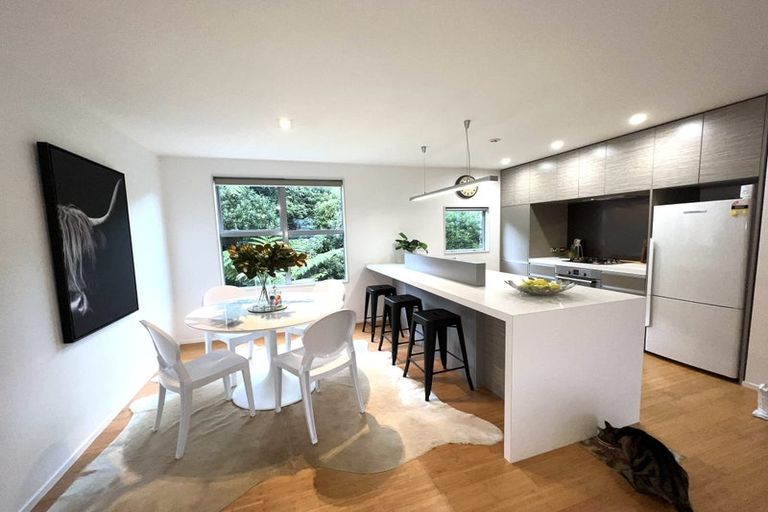 Photo of property in 44 Saddleback Grove, Karori, Wellington, 6012