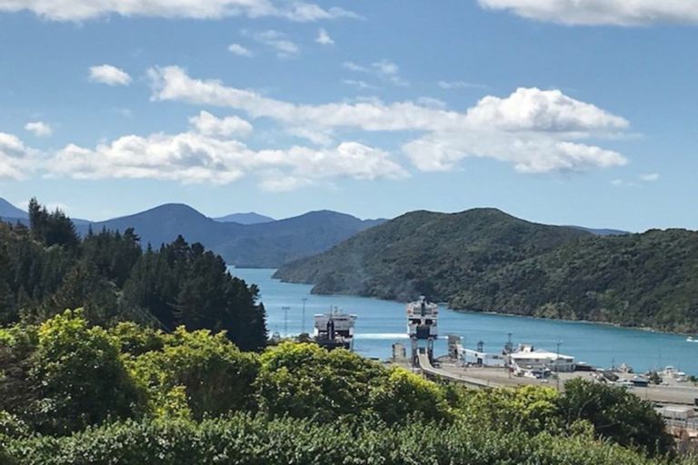 Photo of property in 26 Harbour View Heights, Picton, 7220