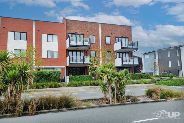 Photo of property in 4/17 Uku Lane, Hobsonville, Auckland, 0616