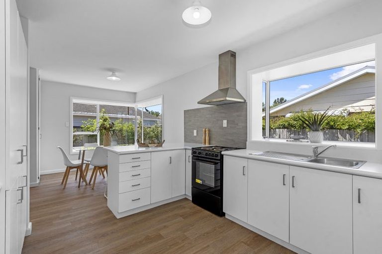 Photo of property in 1/124 Harris Crescent, Papanui, Christchurch, 8053