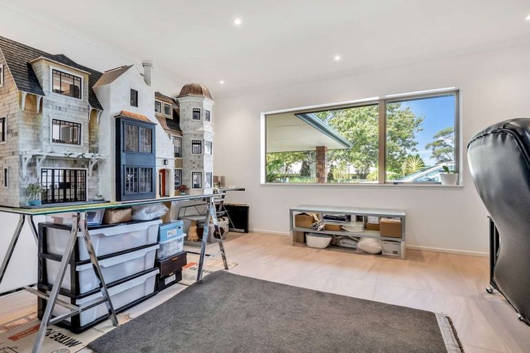 Photo of property in 17 Brights Road, Waiuku, 2123