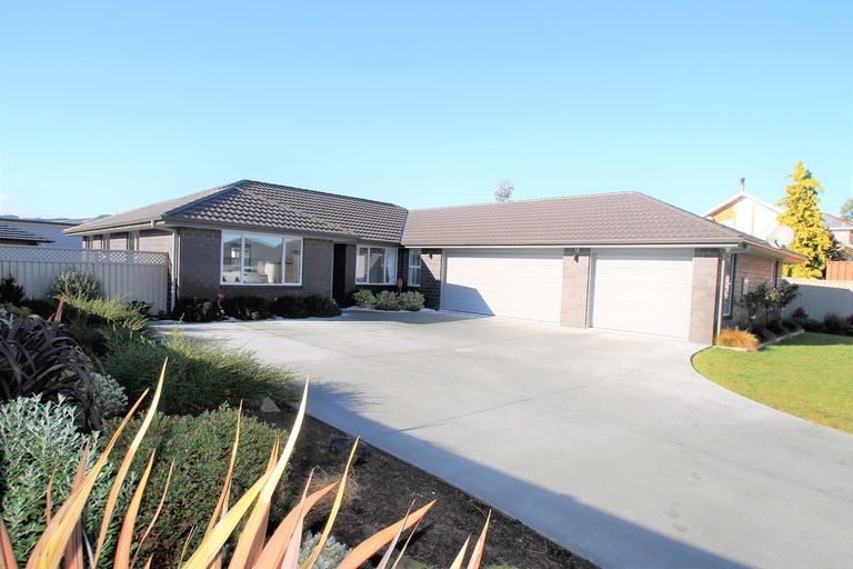 Photo of property in 3 Roblyn Place, Mosgiel, 9024