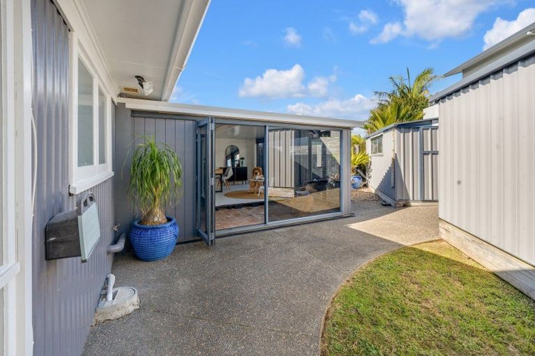 Photo of property in 8 Tuscan Place, Half Moon Bay, Auckland, 2012