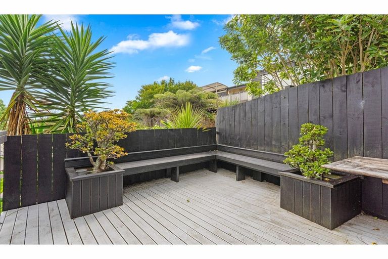 Photo of property in 1/33 Sapphire Place, Bayview, Auckland, 0629