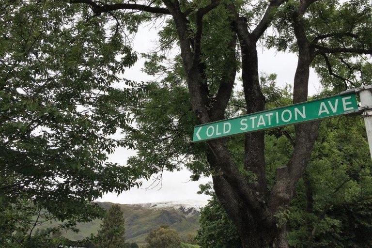 Photo of property in 21 Old Station Avenue, Wanaka, 9305