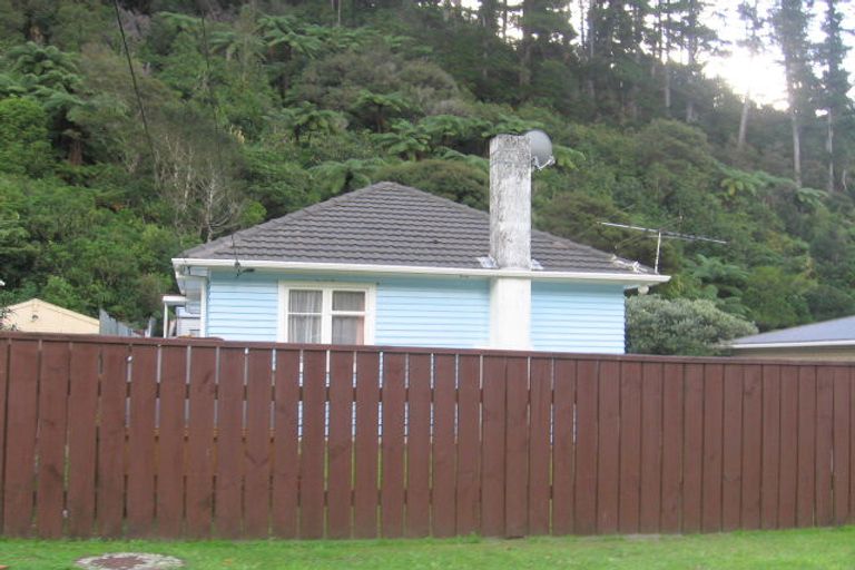 Photo of property in 46 Sunny Grove, Wainuiomata, Lower Hutt, 5014