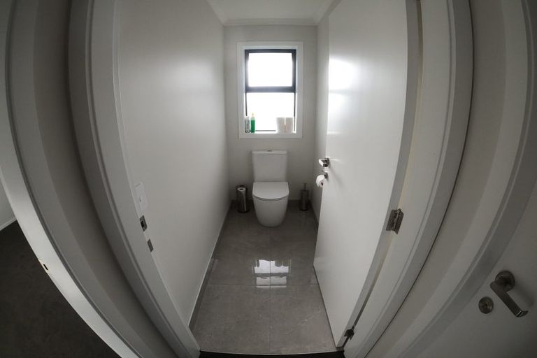 Photo of property in 90 Johnstone Drive, Fitzherbert, Palmerston North, 4410