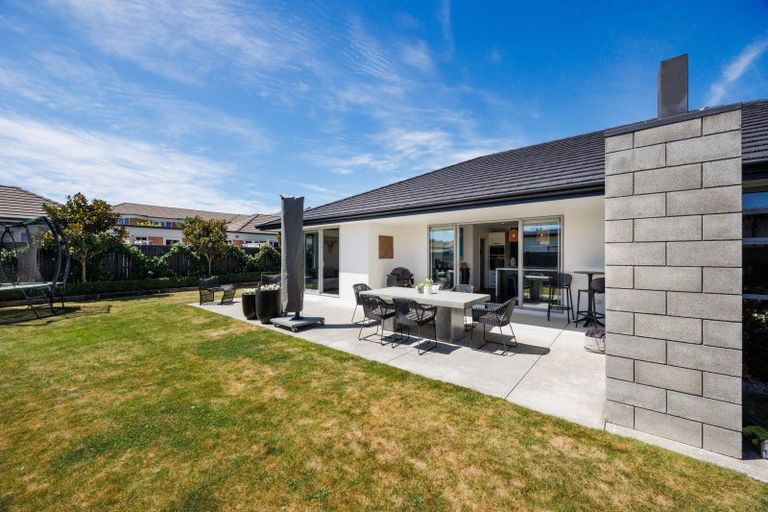 Photo of property in 30 Dogwood Way, Milson, Palmerston North, 4414
