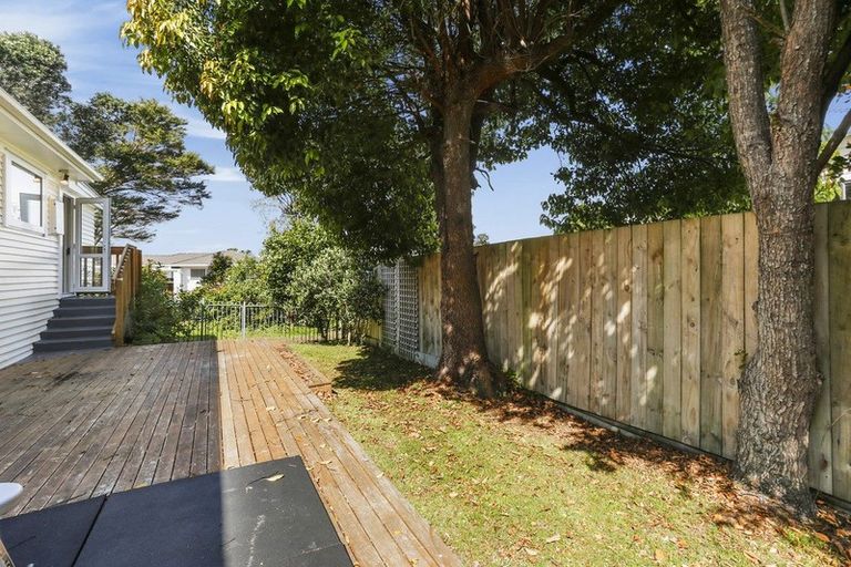 Photo of property in 43 Vipond Road, Stanmore Bay, Whangaparaoa, 0932
