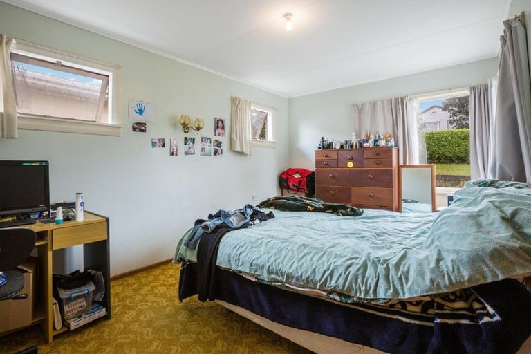 Photo of property in 73 Driver Crescent, Cannons Creek, Porirua, 5024