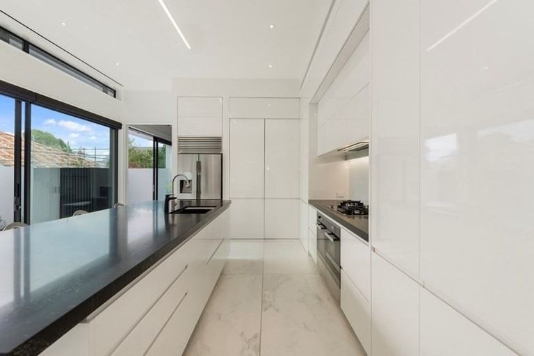 Photo of property in 31 Waiwetu Street, Fendalton, Christchurch, 8052