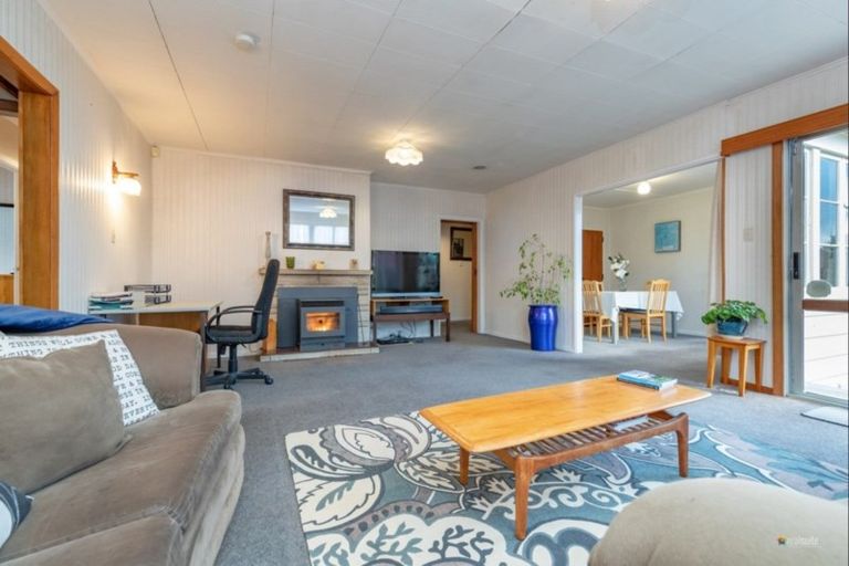 Photo of property in 18 Gibson Crescent, Naenae, Lower Hutt, 5011