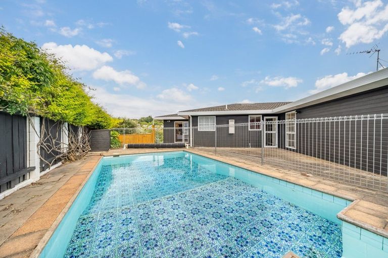 Photo of property in 11 Observatory Close, Whitby, Porirua, 5024