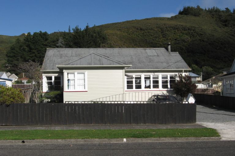 Photo of property in 19 Newcombe Street, Naenae, Lower Hutt, 5011