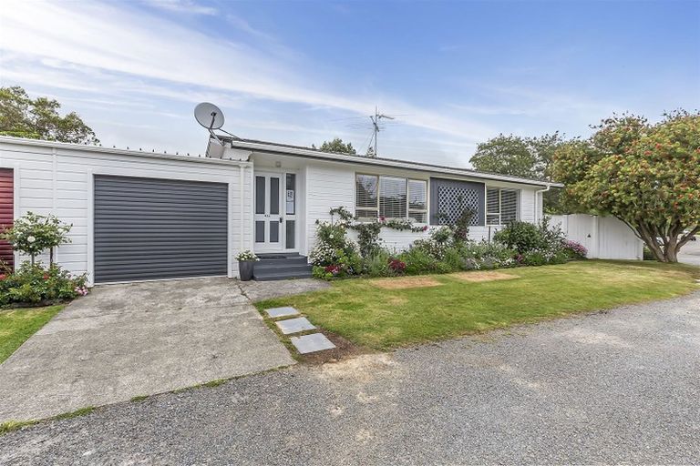 Photo of property in 41a Hicks Close, Whitby, Porirua, 5024