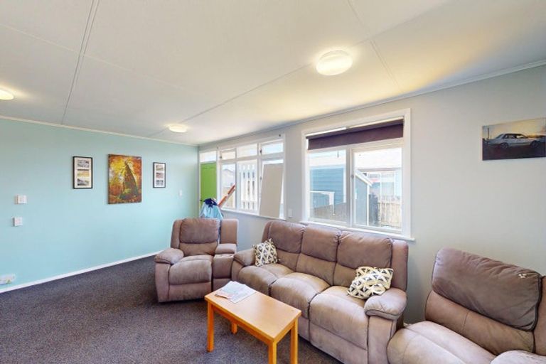 Photo of property in 16 Forth Street, Levin, 5510