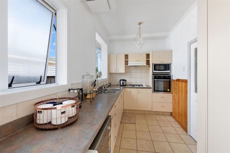 Photo of property in 15 Reeve Street, Levin, 5510