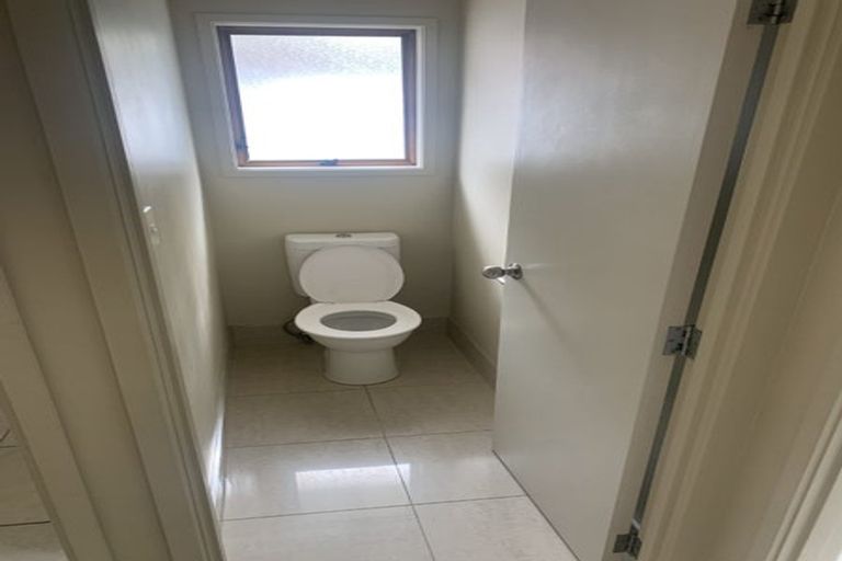 Photo of property in 1/15 Sunnynook Road, Forrest Hill, Auckland, 0620