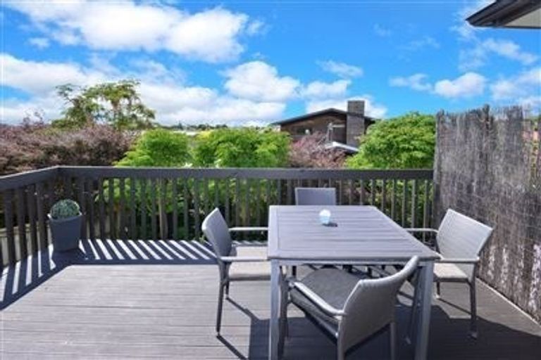 Photo of property in 31 Chesterfield Way, Orewa, 0931