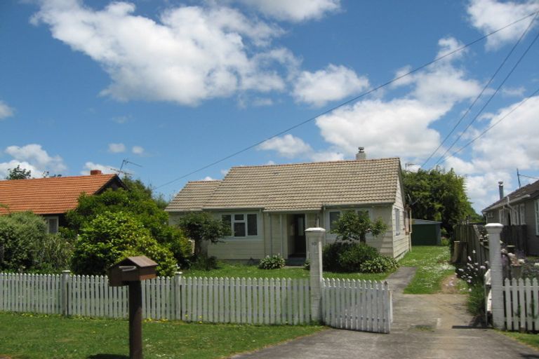 Photo of property in 10 Village Way, Ardmore, Papakura, 2582