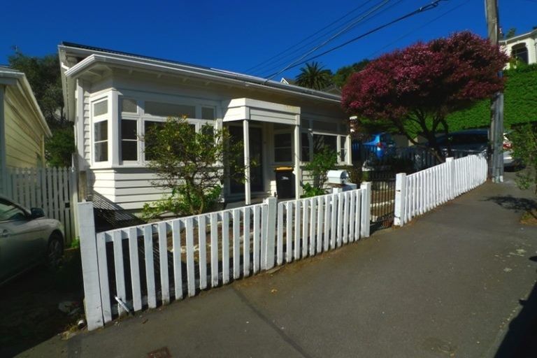 Photo of property in 95 Roxburgh Street, Mount Victoria, Wellington, 6011
