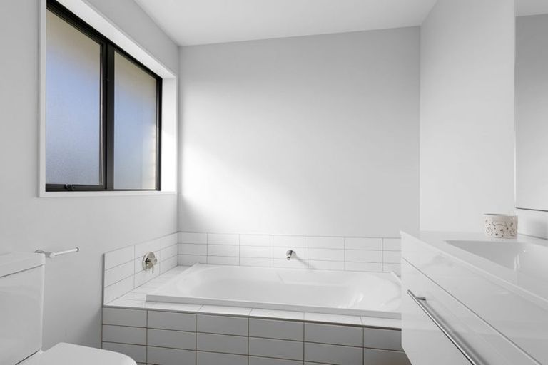 Photo of property in 4 Hamlett Drive, Woodend, 7610