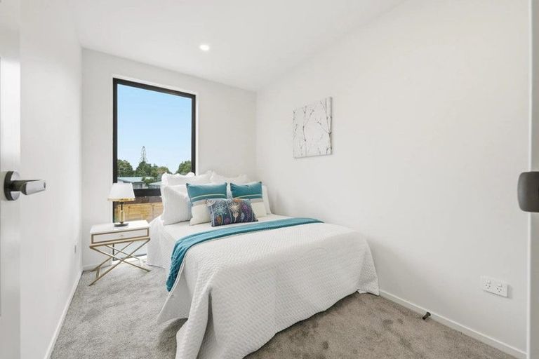 Photo of property in 2/7 Cindy Place, Pakuranga, Auckland, 2010