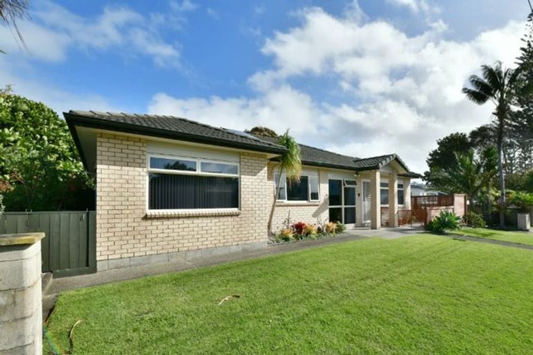 Photo of property in 10 Centreway Road, Orewa, 0931