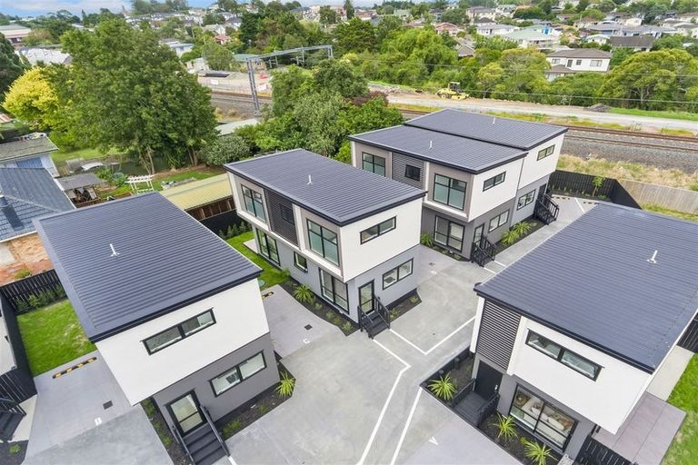 Photo of property in 11e Barrie Avenue, Papatoetoe, Auckland, 2025