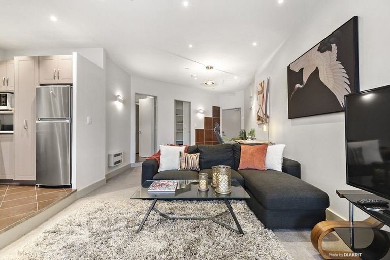Photo of property in Stadium Garden Flats, 316/107 Thorndon Quay, Pipitea, Wellington, 6011