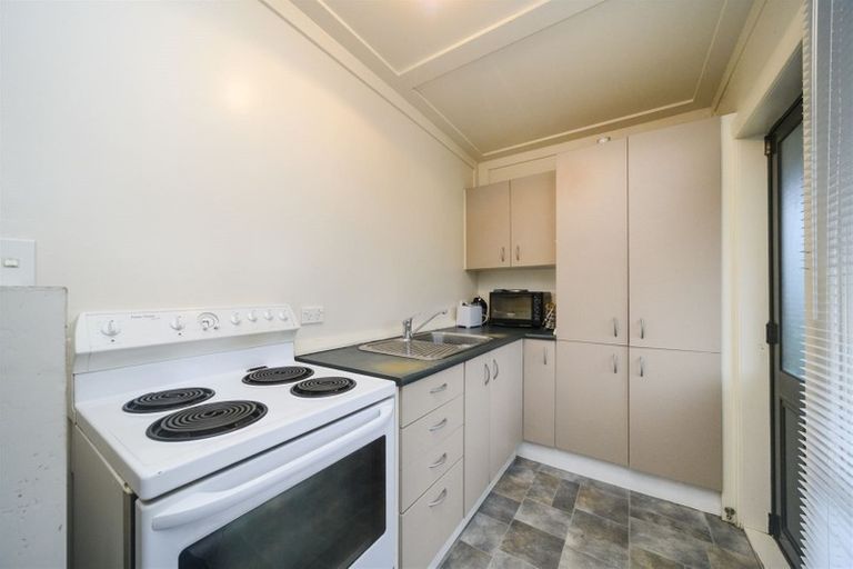 Photo of property in 99 Shamrock Street, Takaro, Palmerston North, 4412