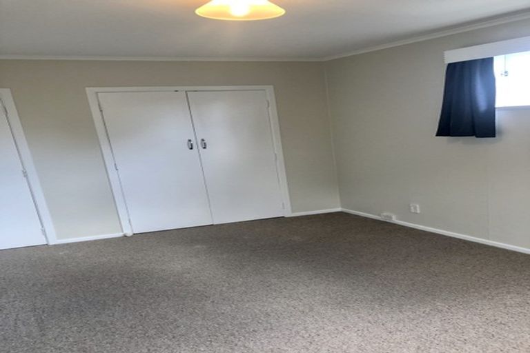 Photo of property in 199 Chivalry Road, Glenfield, Auckland, 0629