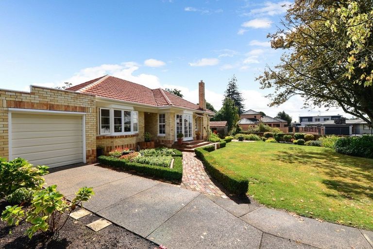 Photo of property in 37 Dalethorpe Avenue, Fairfield, Hamilton, 3214