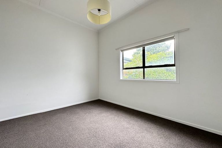 Photo of property in 173 Onepu Road, Lyall Bay, Wellington, 6022
