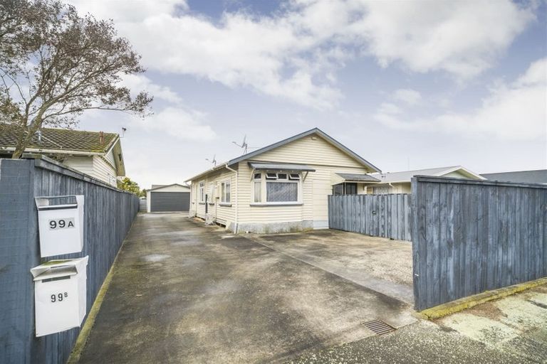 Photo of property in 99 Shamrock Street, Takaro, Palmerston North, 4412